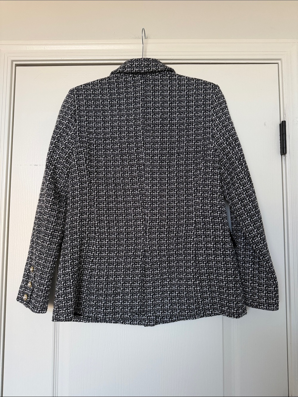 Nannette Black and White Tweed Double-Breasted Blazer in size 8 - Picture 5 of 7